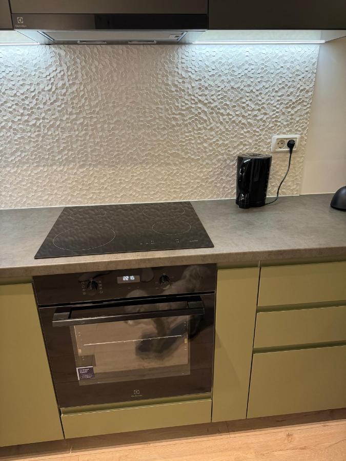 Warm Hotel Apartment Boekarest Buitenkant foto