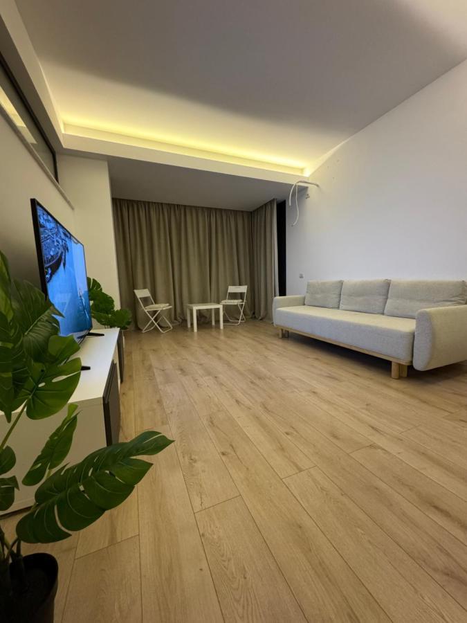 Warm Hotel Apartment Boekarest Buitenkant foto