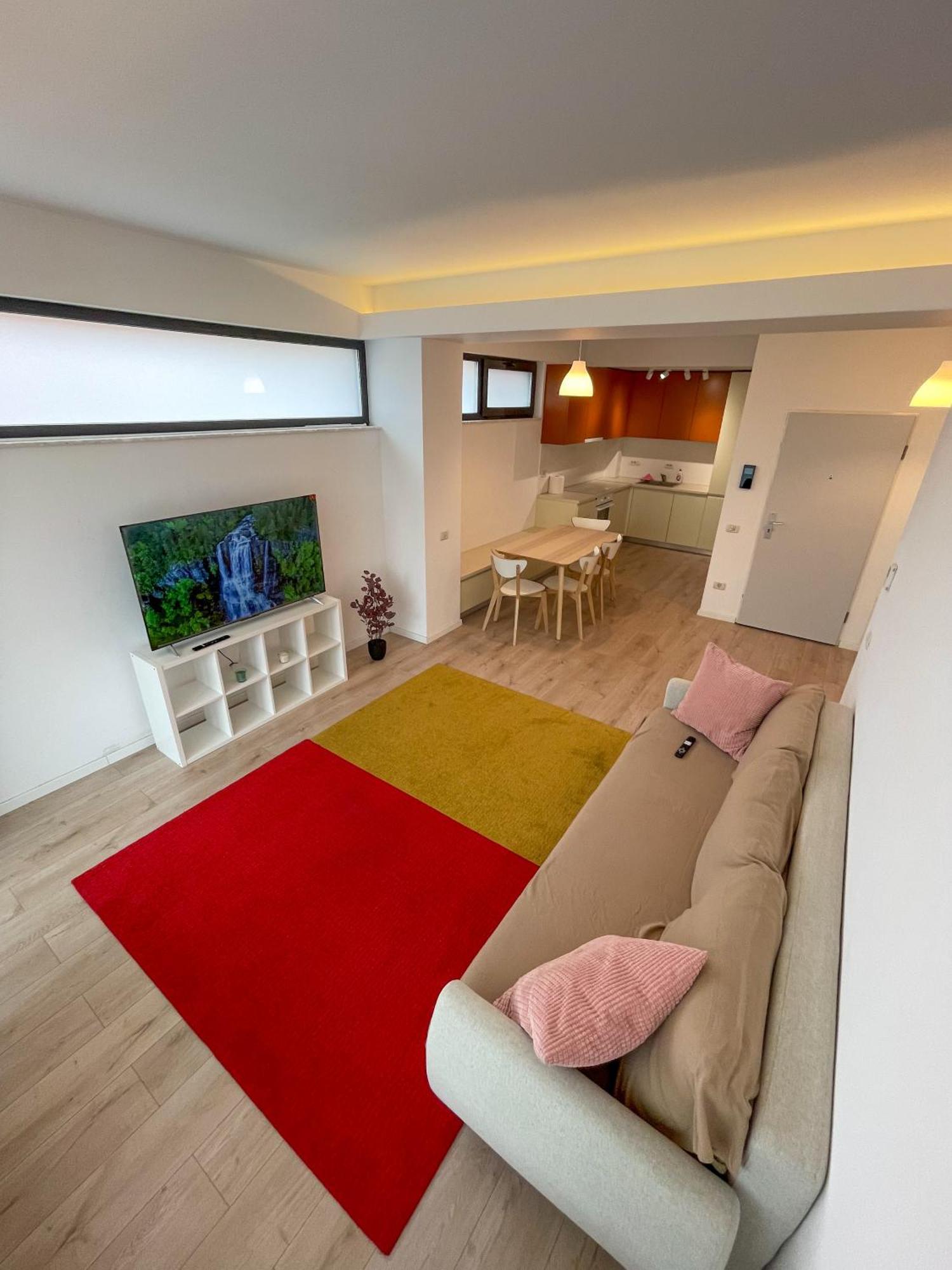Warm Hotel Apartment Boekarest Buitenkant foto
